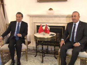 Çavuşoğlu Çinli Mevkidaşıyla Görüştü