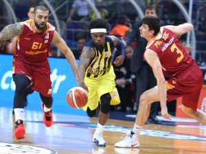 Fenerbahçe Galatasaray’ı Farklı Yendi