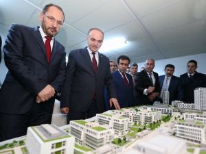 Bakan Özlü Bilişim Vadisi’ni İnceledi