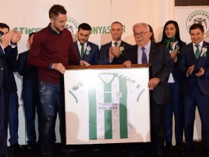 Alkışlar Konyaspor’a