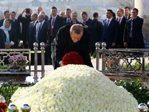 Erdoğan’dan Kerimov’un Mezarına Ziyaret