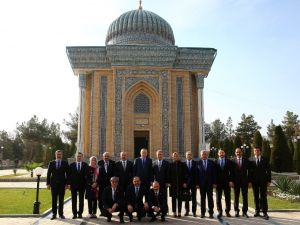 Erdoğan, İmam Maturidi Türbesini Ziyaret Etti