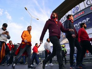 Galatasaray Taraftarı Stada Giriş Yaptı