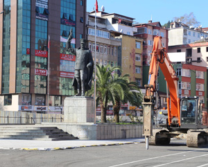Rize'de Atatürk Heykelinin Yerine 15 Temmuz Şehitleri Anıtı Yapılacak
