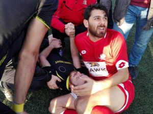 Amatör Maçta Yumruklar Konuştu