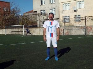 Eski Fenerbahçeli Oyuncu Amatör Ligde Top Koşturuyor