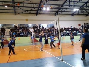 Borçka’da Öğretmenler Voleybol Turnuvasında Karşı Karşıya Geldi
