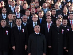 Bakan Ve Öğretmenlerden Anıtkabir’e Ziyaret
