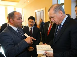Erdoğan’a ’Kalkışma’ Adlı Kitap Hediye Edildi