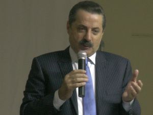 Çelik: Elinizden Kalemi Alıp Silah Vermeye Çalışıyorlar