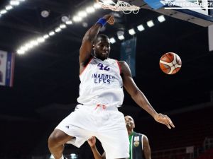 Anadolu Efes Evinde Kazandı