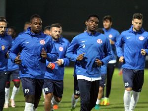 Antalyaspor, Başakşehir Mesaisine Başladı