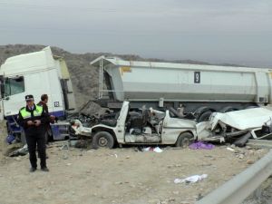 Girne’de Feci Kaza: 5 Ölü!