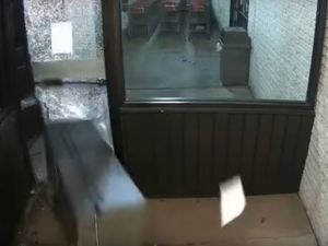 Atm’yi Yerinden Sökerek Çaldılar