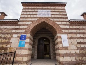 6 Asırlık Medrese Küllerinden Doğdu