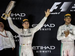 Şampiyon F1 Pilotu Zirvede Bıraktı