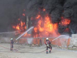 Bakan Yangından Zarar Gören Esnafa Müjdeyi Verdi