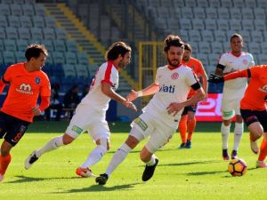 Antalyaspor’dan Lidere Çelme