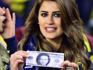 Fenerbahçe Taraftarından Gökhan Gönül’e Gönderme