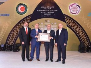 Ortahisar’a ‘Kadın Dostu Belediye Ödülü’ Verildi