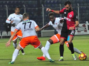 Adana Ligin Dibine Demir Attı!