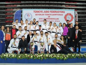 Kadınlar Ve Erkeklerde Şampiyon İstanbul Büyükşehir
