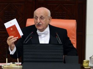 Hdp’li Vekillere Tepki Gösterdi