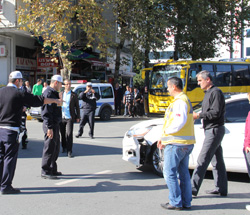 Rize'de Ambulans Şoförü Ambulansa Çarptı