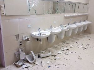 Taraftarlar Stadı Savaş Alanına Çevirdi