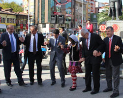 Rize'de Cumhuriyet Horunu ile Bayram Kutlaması