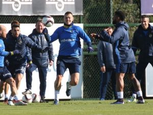 Fenerbahçe’de Feyenoord Mesaisi Sürüyor