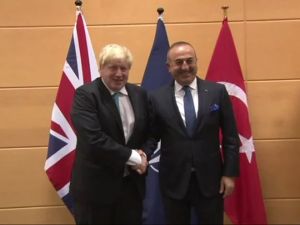Bakan Çavuşoğlu İngiliz Mevkidaşı İle Görüştü