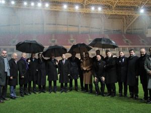 Bakan Kılıç Ve Demirören, Yeni Stadyumu İnceledi