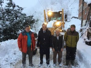 Yomra’da Kar Nedeniyle Kapanan Yollar İçin Çalışmalar Sürdürülüyor
