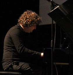 Tuluyhan Uğurlu'dan Rize'de Piyano Resitali