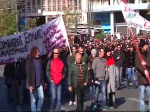Yunanistan’da Hükümete "Kemer Sıkma" Protestosu