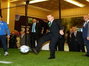 Cumhurbaşkanı Erdoğan Topun Başına Geçti