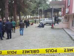Cam Kapıyı Açık Sanan Gencin Feci Sonu