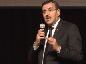 "Türkiye’nin Ekonomisi Sapasağlam, Paniğe Gerek Yok"