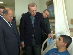 Cumhurbaşkanı Erdoğan Yaralıları Ziyaret Etti