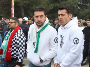 Bursaspor Ve Beşiktaş Taraftarları Omuz Omuza