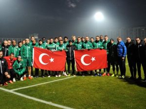 Bursaspor’dan Şehitler İçin Saygı Duruşu