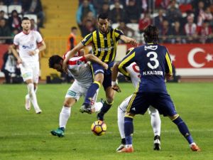 Fenerbahçe’ye Zirve Yolunda Darbe