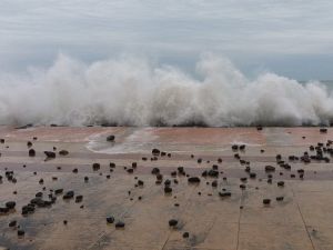 Karadeniz’de Dev Dalgalar