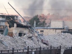 Halep’te 90 Kişi Enkaz Altında