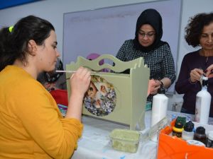 Evdeki Stresi Fırçalarla Atıyorlar