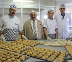 Hurmalı Hacı Pastası Rize'de Yok Satıyor!