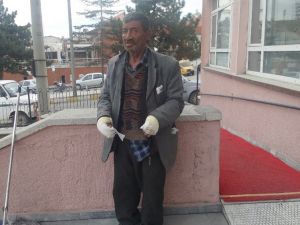 Dalgınlığı Az Kalsın Onu Öldürüyordu