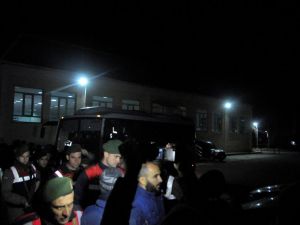Selahattin Demirtaş’a Etten Duvar