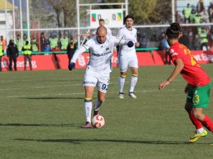 Fener’e Bir Çelme De Amed’den
